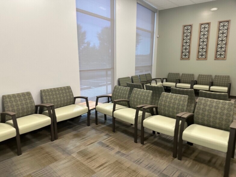 More Photos Of 77 S Dobson Rd, Chandler Office For Sale