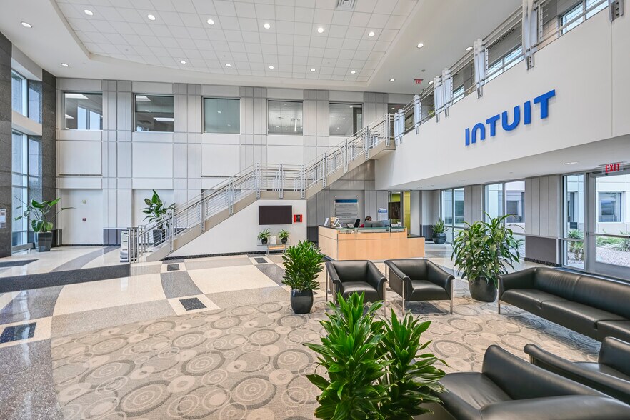 More Photos Of 5601 Headquarters Dr, Plano Office For Sale