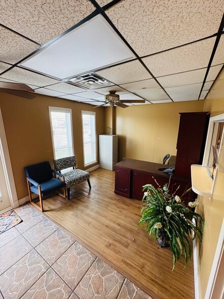 More Photos Of 2038 Saratoga Blvd, Corpus Christi Warehouse For Lease