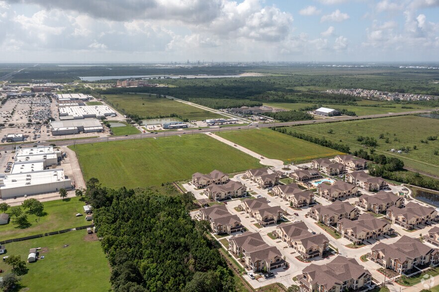 More Photos Of 801 Highway 69 N, Nederland Unknown For Lease