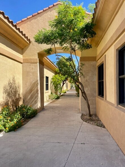 More Photos Of 8991 W Flamingo Rd, Las Vegas Medical For Lease