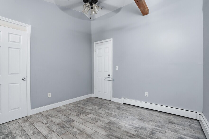 More Photos Of 632 Fall River Ave, Seekonk Apartments For Sale