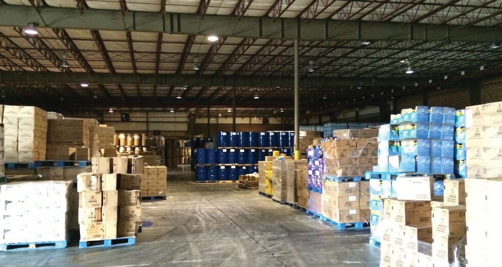 More Photos Of 300 S Main St, Mauldin Warehouse For Lease