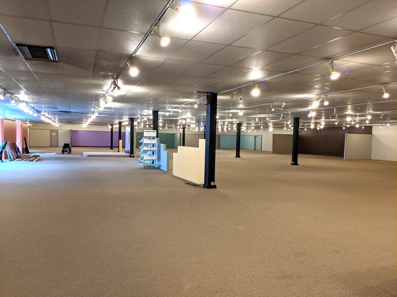 More Photos Of 5215 W Central Ave, Wichita Freestanding For Sale