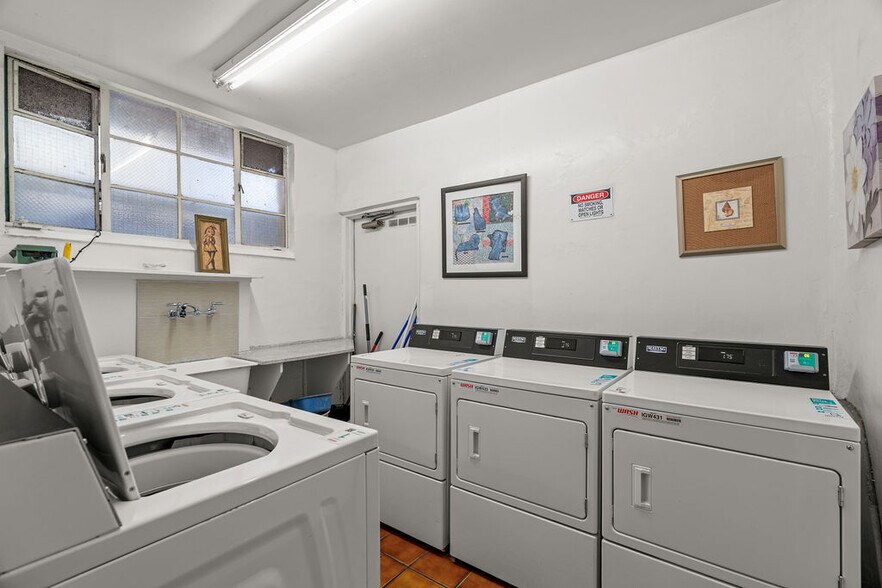 More Photos Of 1825 N Gramercy Pl, Los Angeles Apartments For Sale