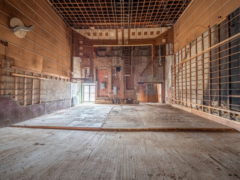 More Photos Of 212 E Choctaw Ave, Mcalester Office For Sale