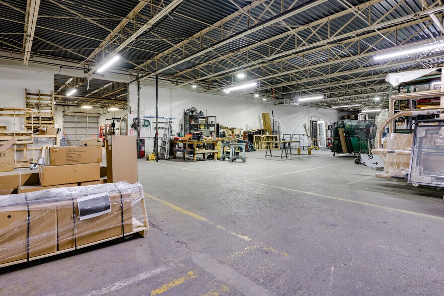 More Photos Of 5025-5035 Sharp St, Dallas Warehouse For Lease