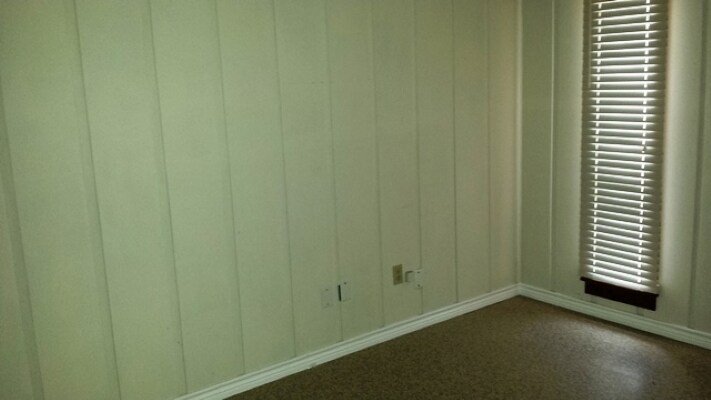 More Photos Of 5052 Central Pky, Conroe Airplane Hangar For Sale
