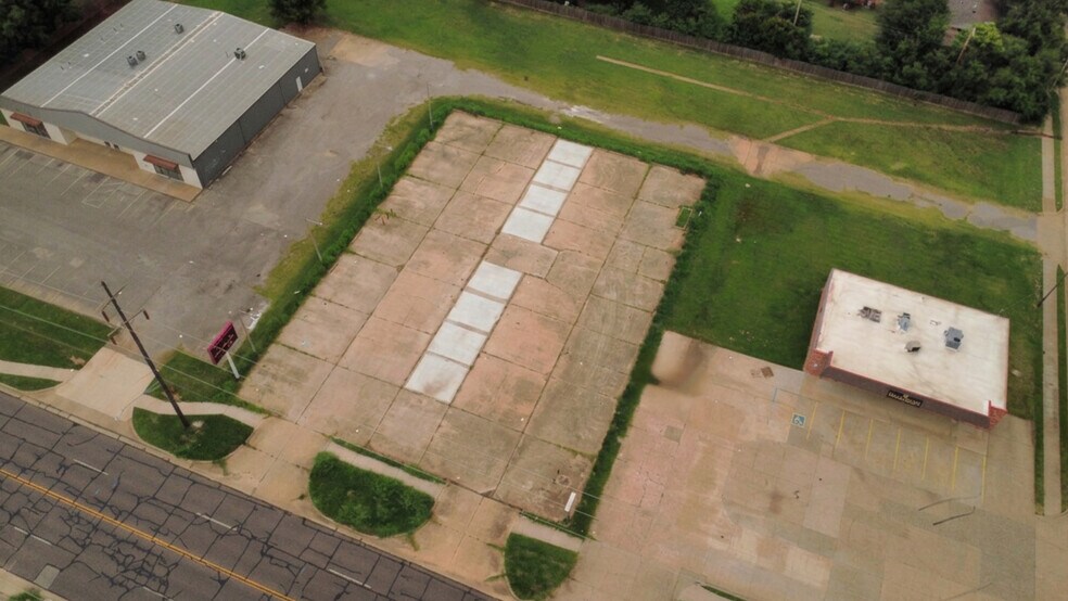 More Photos Of 9531 10th St, Midwest City Land For Lease