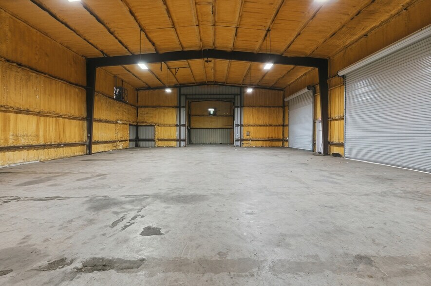 More Photos Of 107 Rice Ln, Huntsville Warehouse For Sale