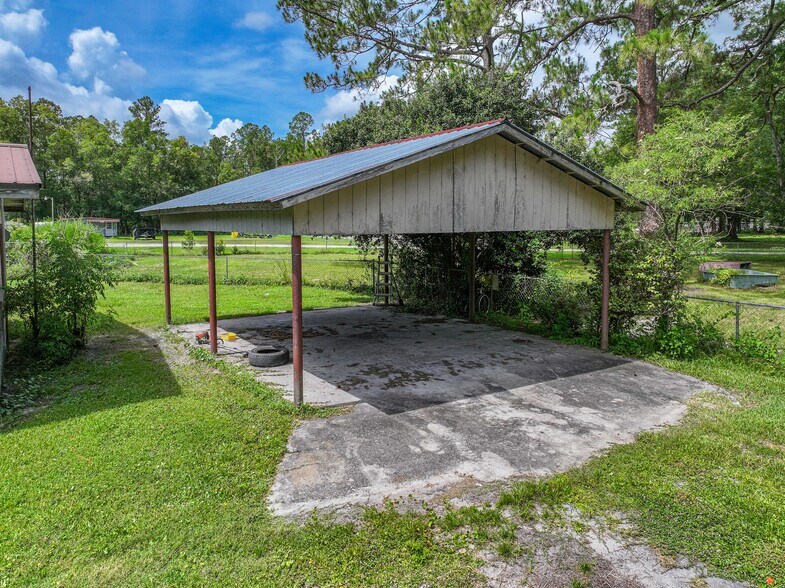 More Photos Of 2856 NE 187th St, Starke Manufacturing For Sale