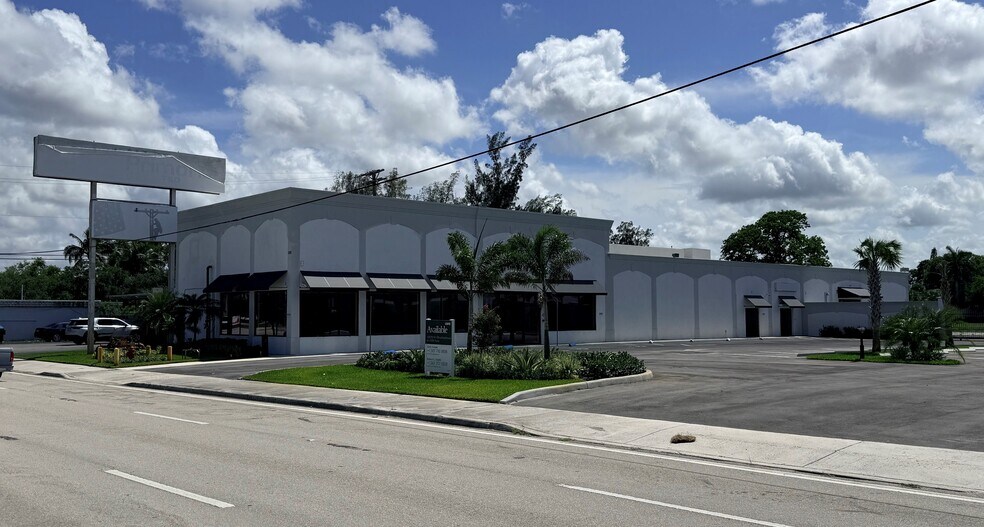 More Photos Of 1195 S Congress Ave, West Palm Beach Showroom For Lease