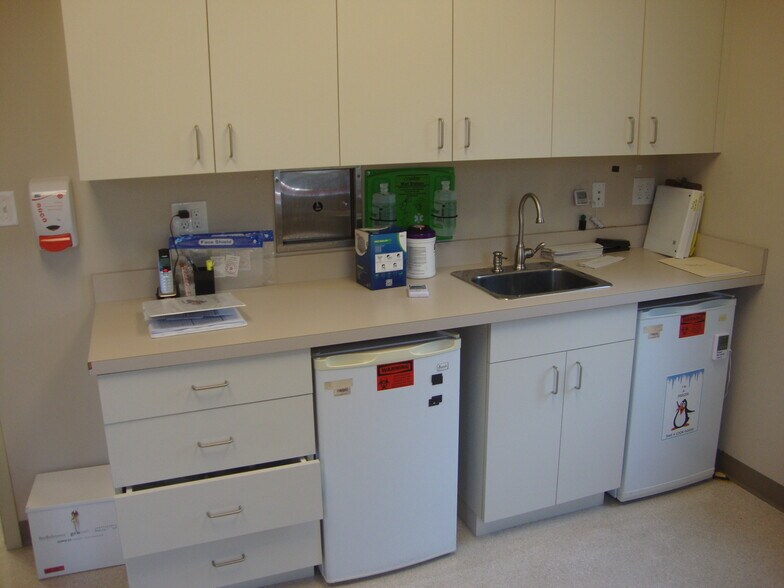 More Photos Of 167 Main St, Metuchen Medical For Lease