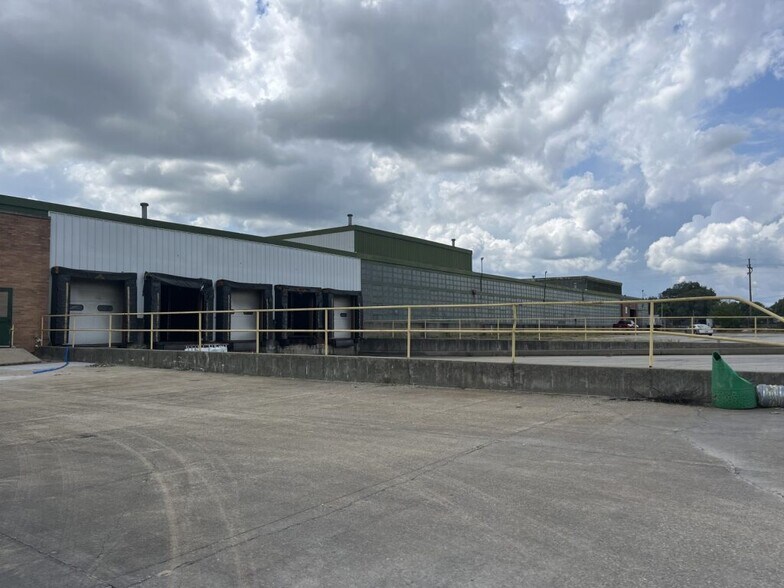 More Photos Of 1119 Kickapoo St, Lincoln Warehouse For Sale