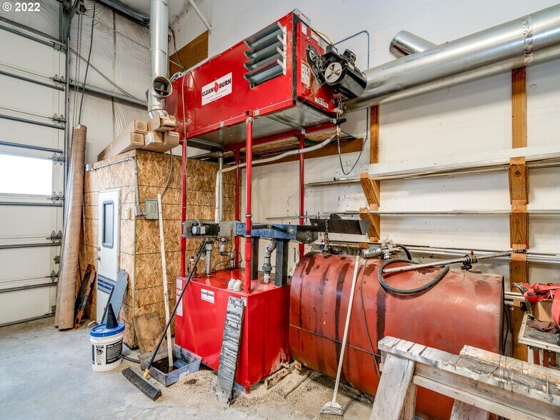 More Photos Of 4190 Highway 101 N, Tillamook Warehouse For Sale