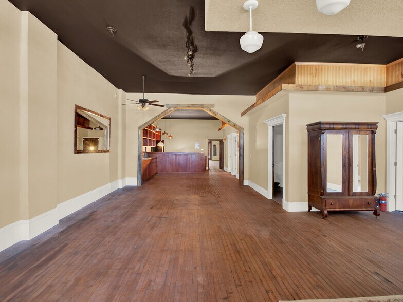 More Photos Of 350 W Front St, Byers Freestanding For Sale