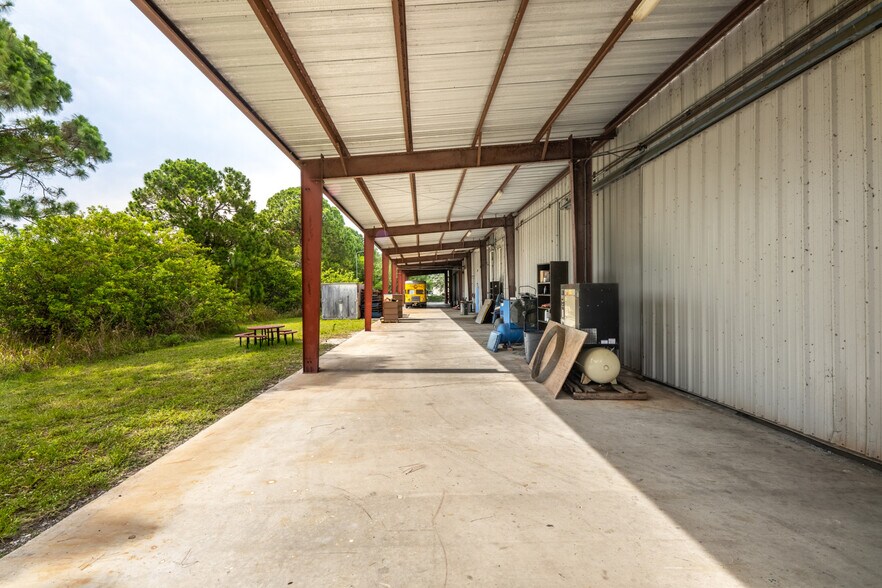 More Photos Of 541 NW Interpark Pl, Port Saint Lucie Manufacturing For Sale