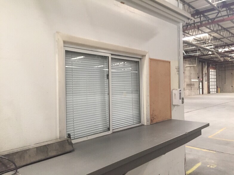 More Photos Of 6450 E Yellowstone Hwy, Evansville Warehouse For Lease