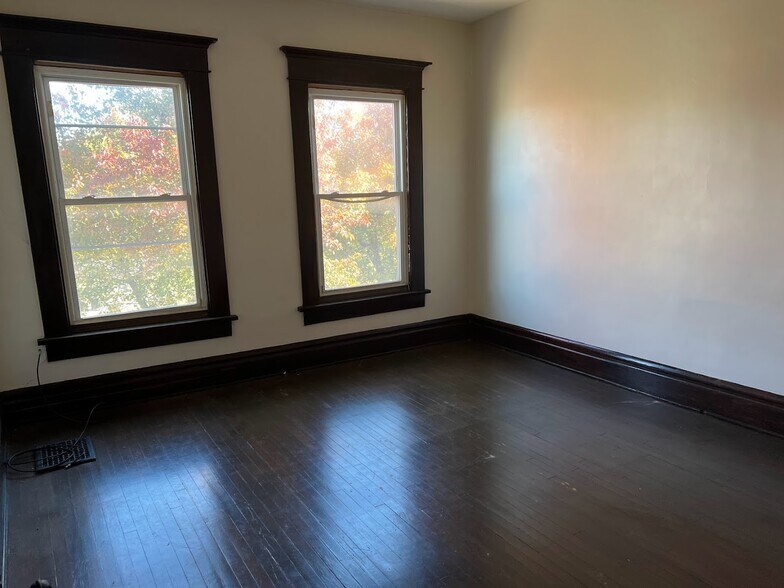 More Photos Of 1511 S High St, Columbus Storefront Retail Residential For Lease