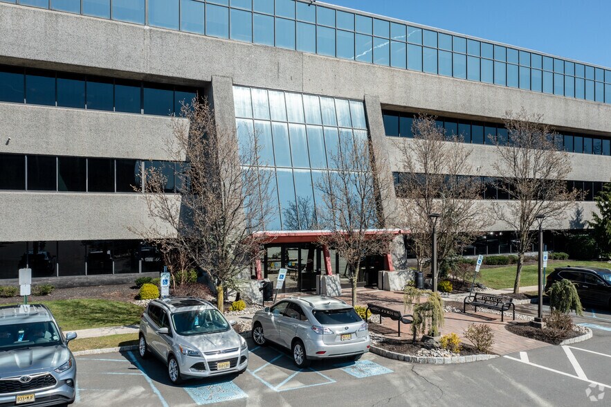 More Photos Of 100 Wood Ave S, Iselin Office For Lease