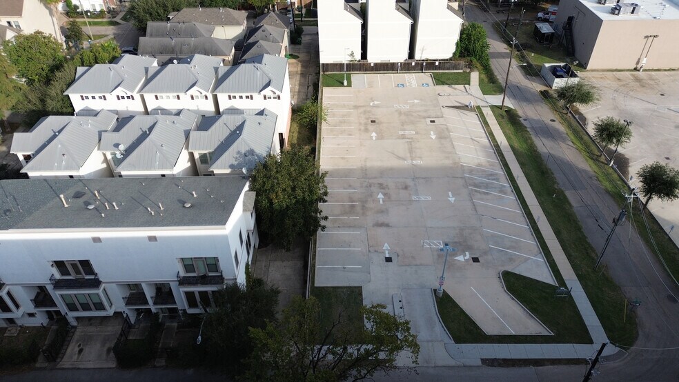 More Photos Of 5316 Washington Ave, Houston Bar For Lease