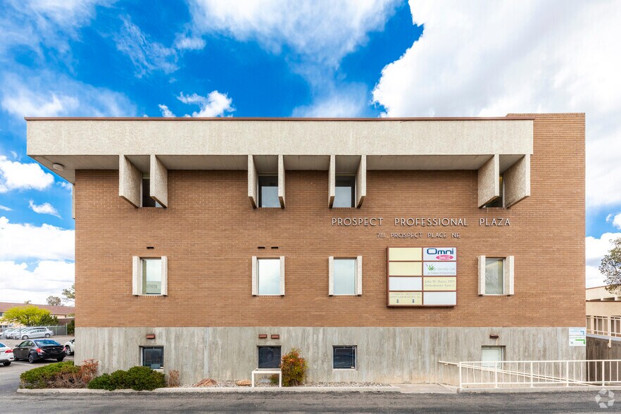 More Photos Of 7111 Prospect Pl NE, Albuquerque Medical For Sale