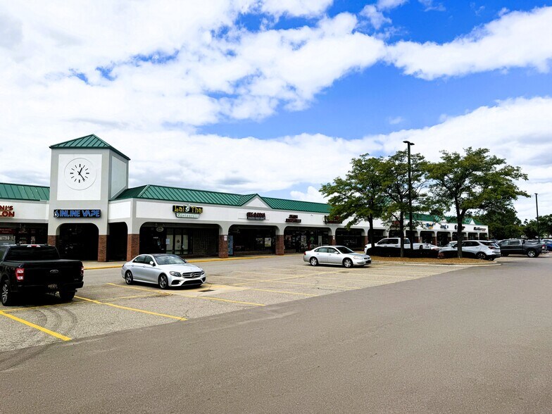 More Photos Of 44908-44954 Ford Rd, Canton Freestanding For Lease