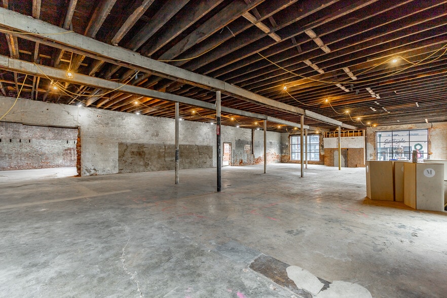 More Photos Of 615 E Main St, Chattanooga General Retail For Lease