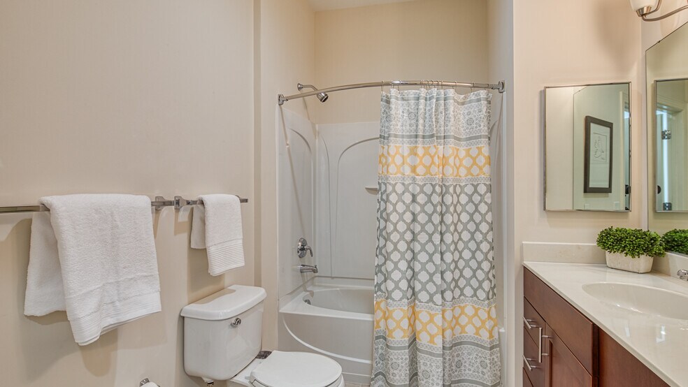 More Photos Of 670 Downey Green, Hampton Apartments For Sale