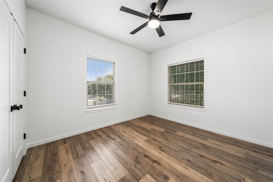 More Photos Of 1911 S 11th St, Waco Apartments For Sale