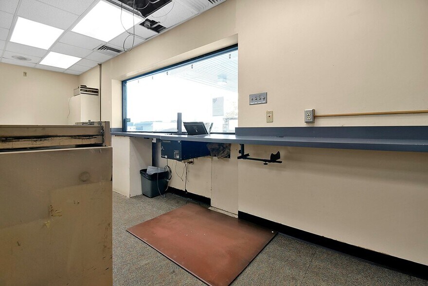 More Photos Of 245 N Seltzer St, Crestline Bank For Sale