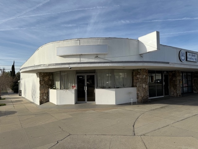 More Photos Of 10630-10638 Burbank Ave, North Hollywood Storefront Retail Office For Lease