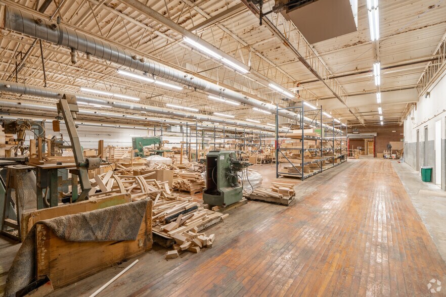 More Photos Of 980 3rd Ave SE, Hickory Warehouse For Sale