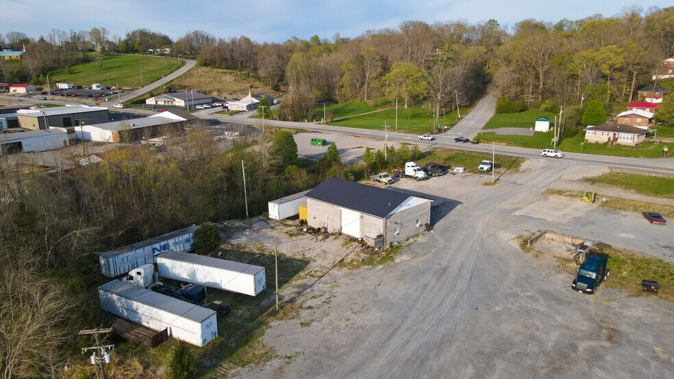 More Photos Of 801 Columbia Hwy, Greensburg Flex For Sale