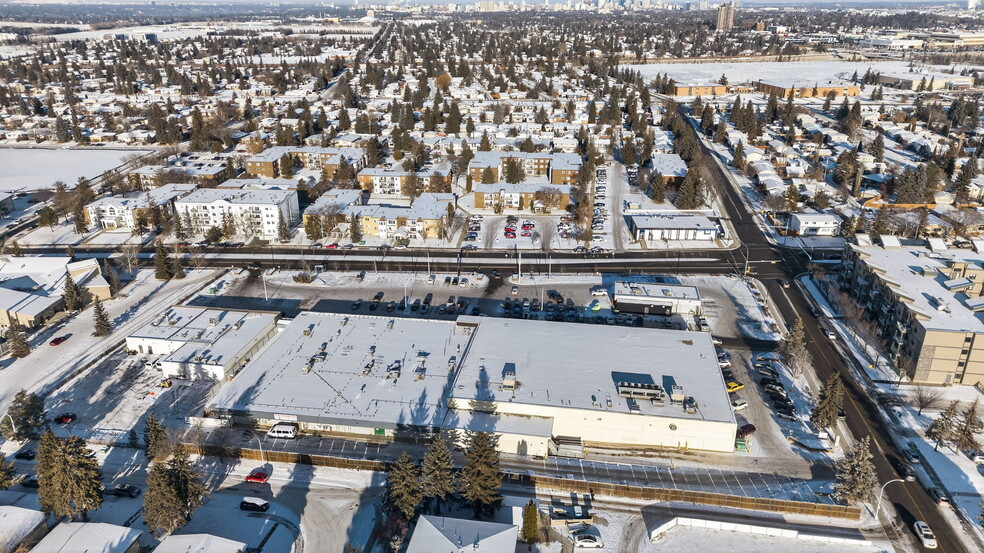 More Photos Of 11411 40th Ave, Edmonton Storefront For Lease