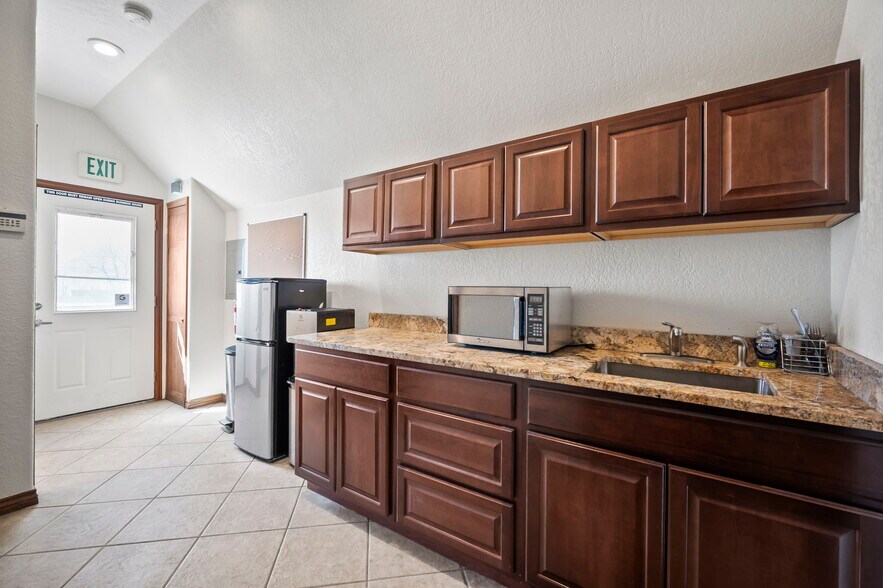More Photos Of 802 S Nevada Ave, Colorado Springs Office Residential For Sale