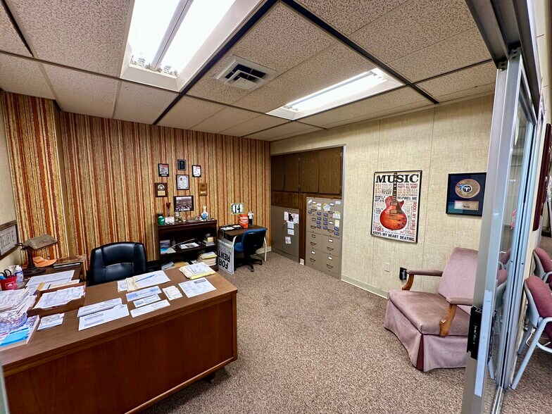 More Photos Of 372 S Jefferson St, Ripley General Retail For Sale