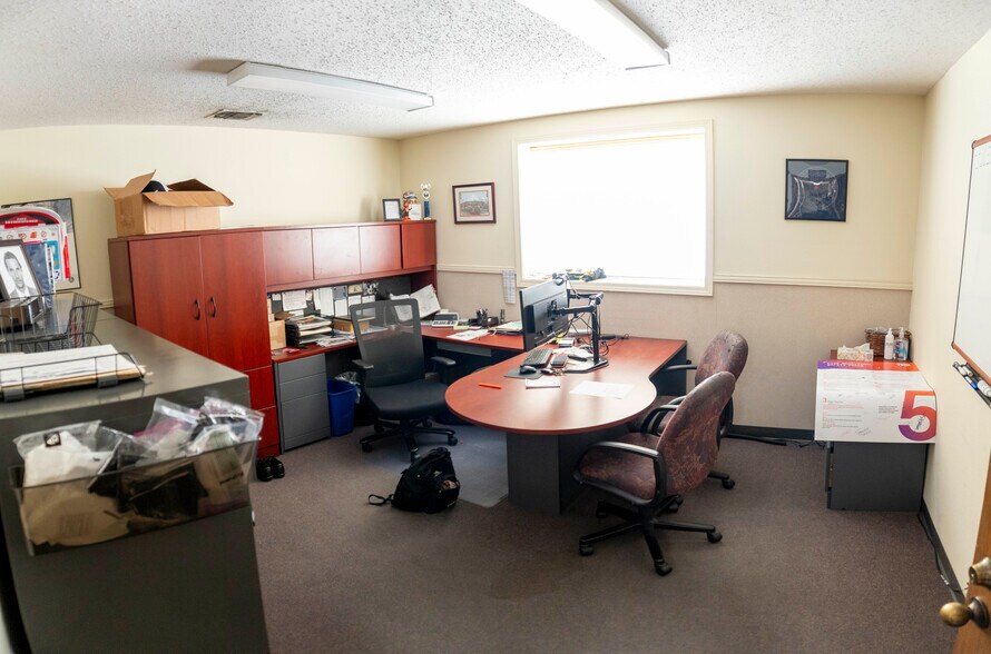 More Photos Of 3615 Willow Springs Rd, Austin Warehouse For Lease