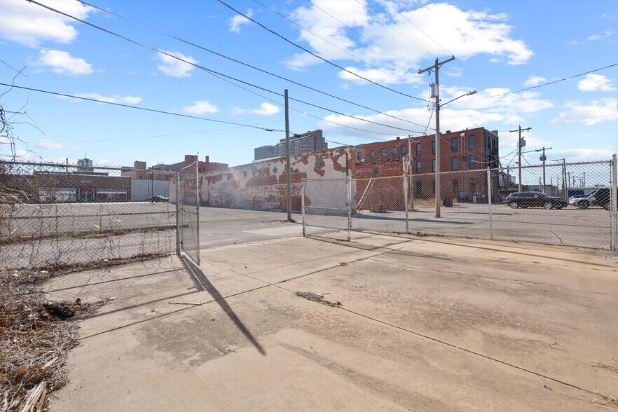 More Photos Of 100 Dewey Ave, Bartlesville Light Manufacturing For Sale