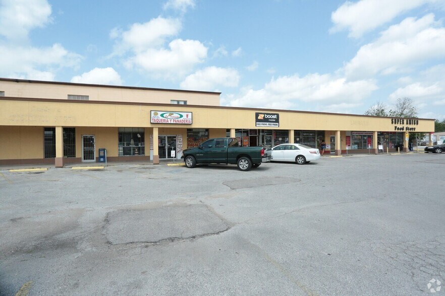 More Photos Of 6880 Telephone Rd, Houston Unknown For Lease