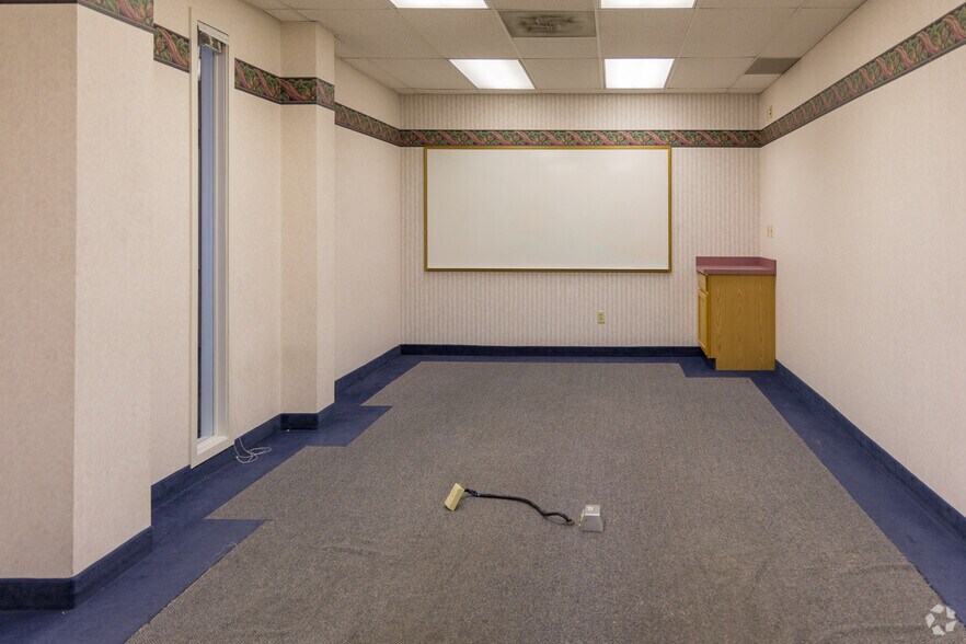 More Photos Of 347 Midway Blvd, Elyria Office For Lease