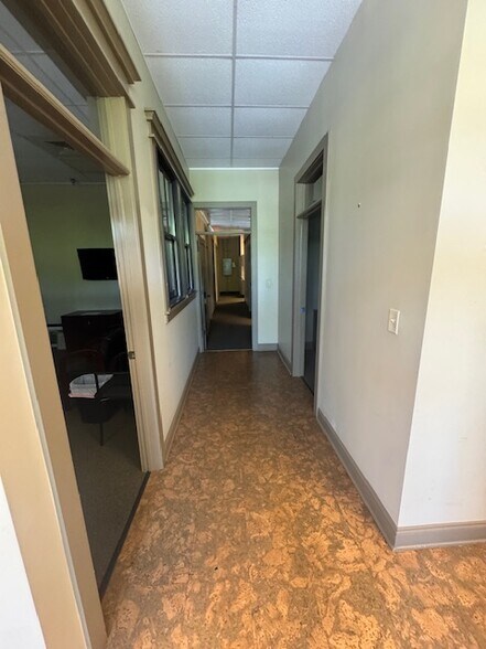 More Photos Of 1550 Hendersonville Rd, Asheville Unknown For Lease