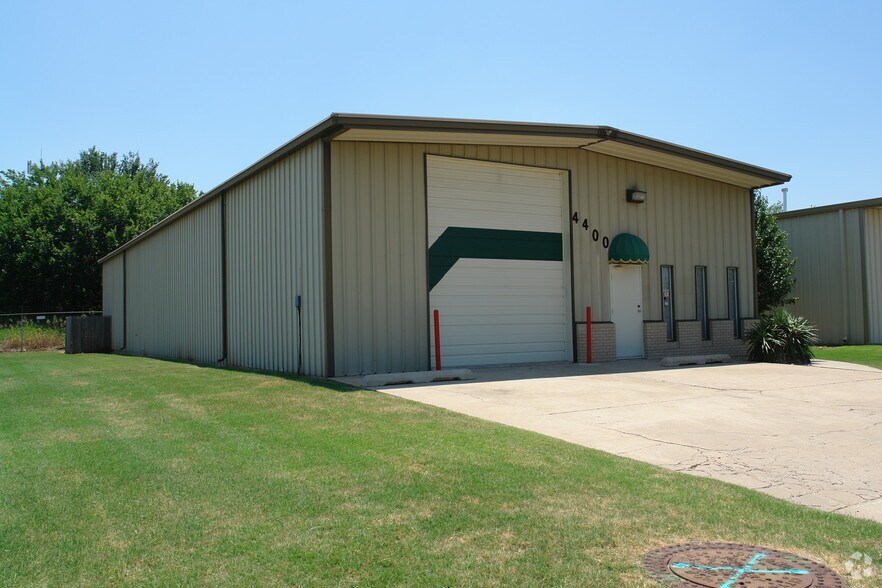 Primary Photo Of 4400 SW 34th St, Oklahoma City Warehouse For Lease