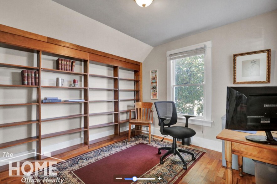 More Photos Of 318 N Water St, Owosso Office Residential For Sale