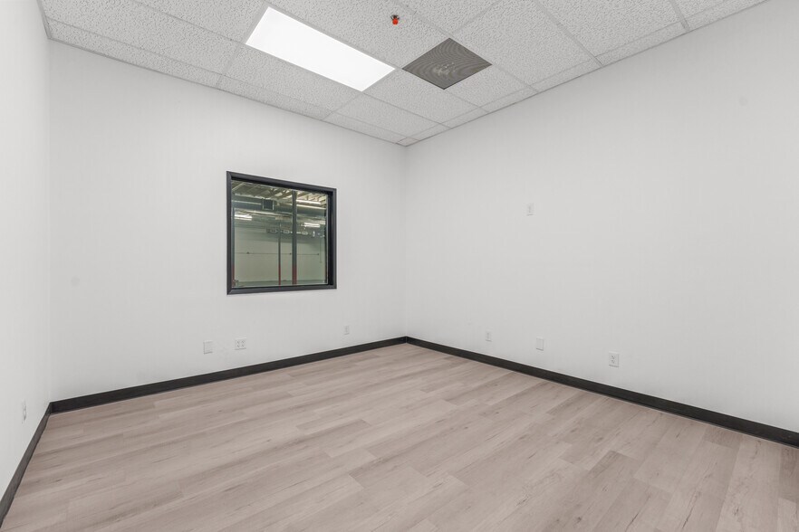 More Photos Of 3535 N Anza Rd, Palm Springs Warehouse For Sale