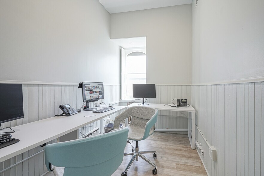 More Photos Of 10 W Main St, Moorestown Office For Sale