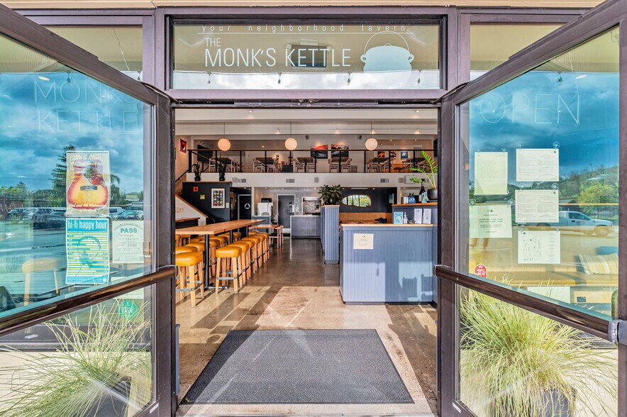 More Photos Of 621-655 Del Ganado Rd, San Rafael Storefront For Sale