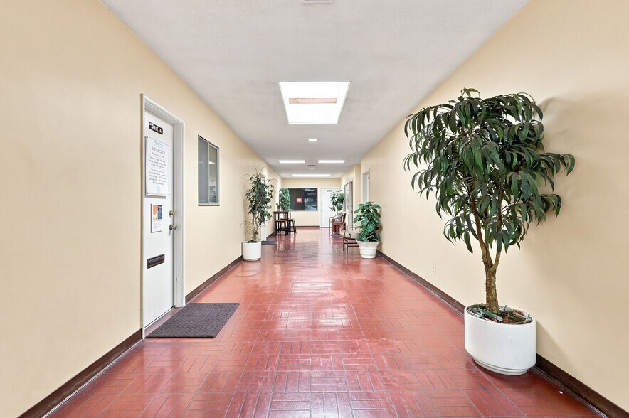 More Photos Of 1411 W 7th St, San Pedro Medical For Sale