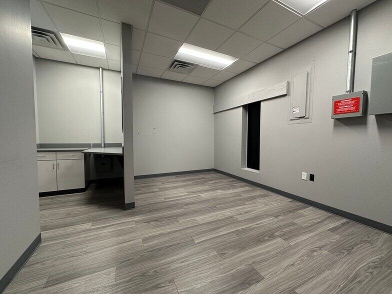 More Photos Of 3209 N Flood Ave, Norman Medical For Lease