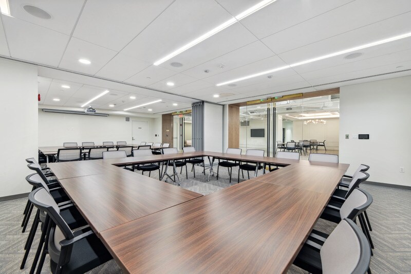 More Photos Of 1156 15th St NW, Washington Office For Lease